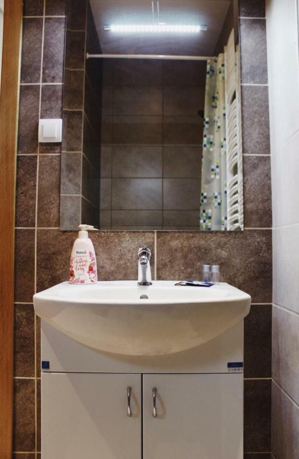 Konaciste Simce Bed & Breakfast Kraljevo Bagian luar foto